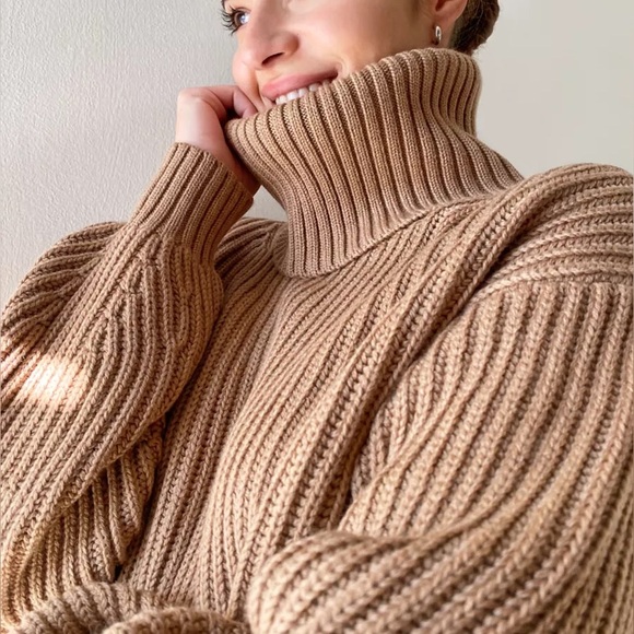 Aritzia Babaton Guell Slouchy Crop Turtleneck Sweater in Golden Camel Wool - XS - Picture 6 of 11